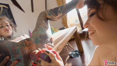 Anuskatzz squirts all over Eden Ivy