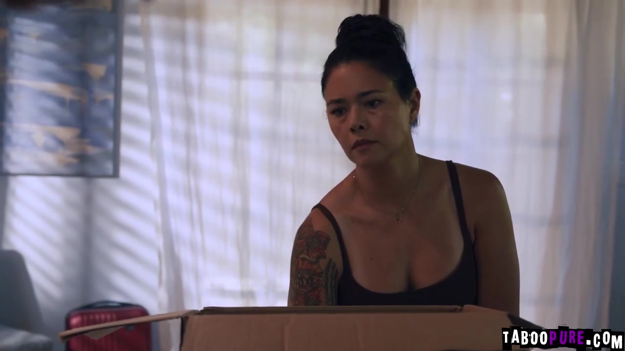 Oliver penetrated his wife in a attire - ePornhubs