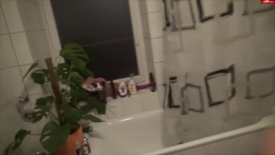 CaroCream - Gurke vs Schwanz! Beim einkaufen abgeschleppt
