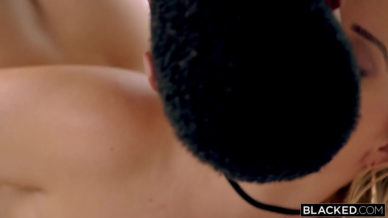 She can't get enough of the dicks - ePornhubs