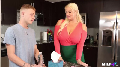 PAWG MILF London Gets Fucked By Neighbor Boy