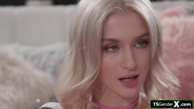 Teen Emma Rosie anal by tgirl Jade Venus