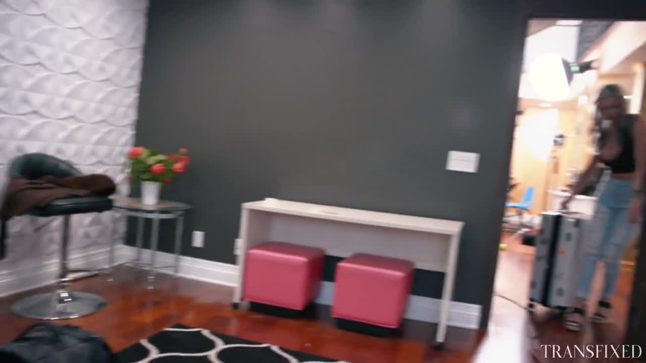 She knows what her body can do In 4K - ePornhubs
