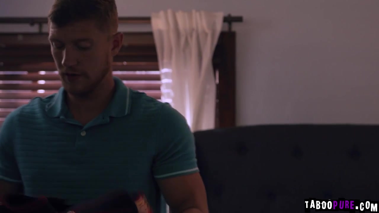 Oliver penetrated his wife in uniform - ePornhubs